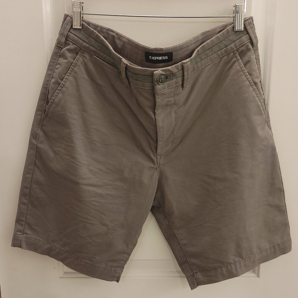 Grey Express Flat Front Slim Fit Stretch+ Chino Shorts 32" Waist x 9" Inseam